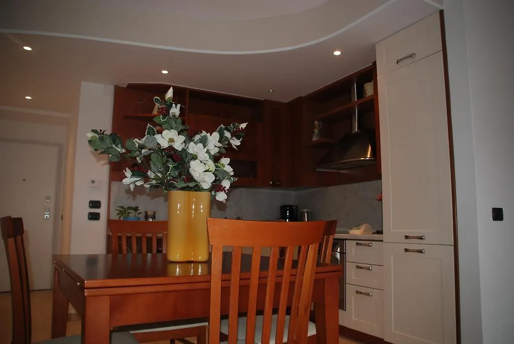 Bella Piazza Apartment Colico